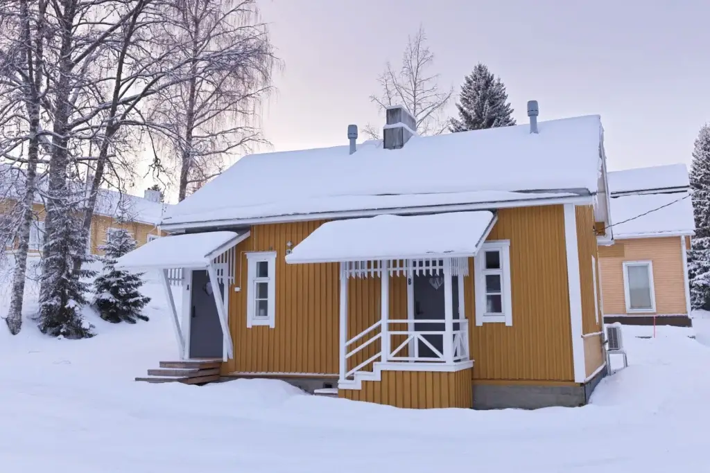 Sentraali Puu-Juuan majoitusvaihtoehto ulkokuva rakennuksesta.